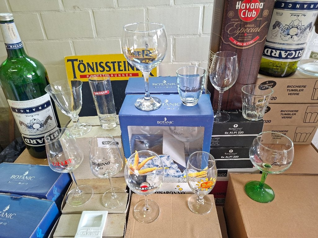 Pallet glazen met sterke dranken en andere glazen!, Ophalen of Verzenden