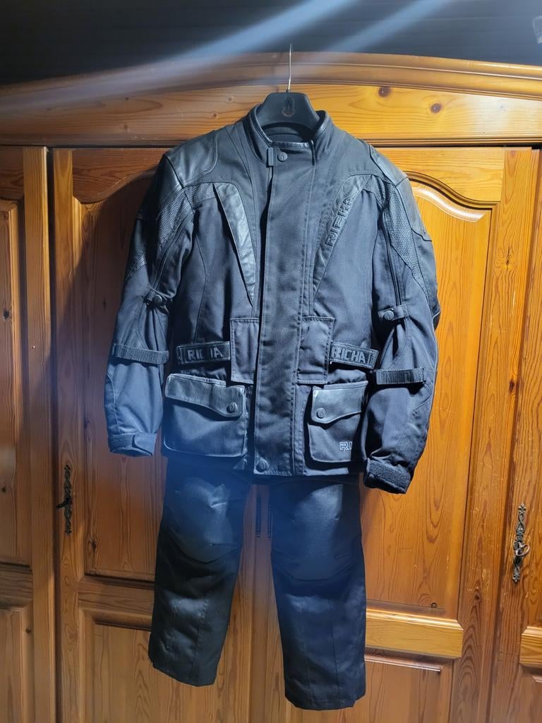 Veste+pantalon moto, Enlèvement