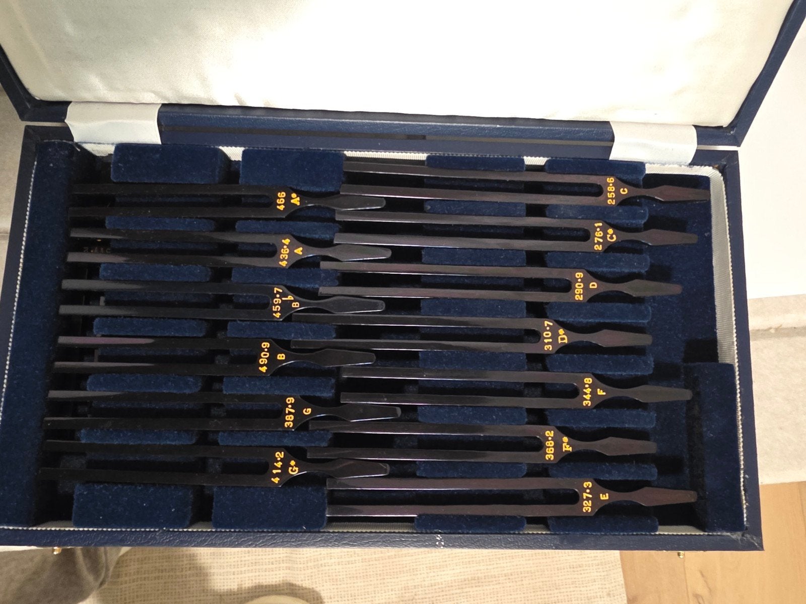 Set vintage RTF de 14 diapasons – Made in England – coffret, Enlèvement ou Envoi