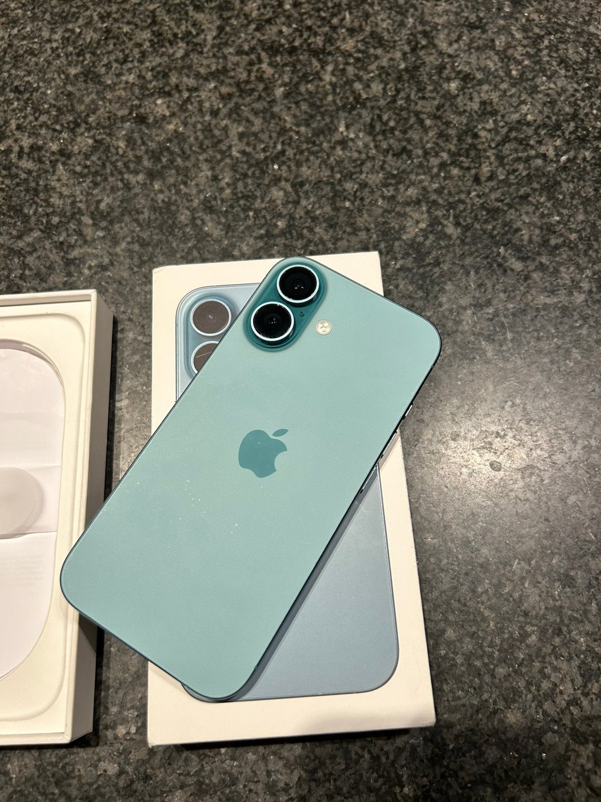 Iphone 16 128 Go, 128 GB, 88 %, IPhone 16, Comme neuf