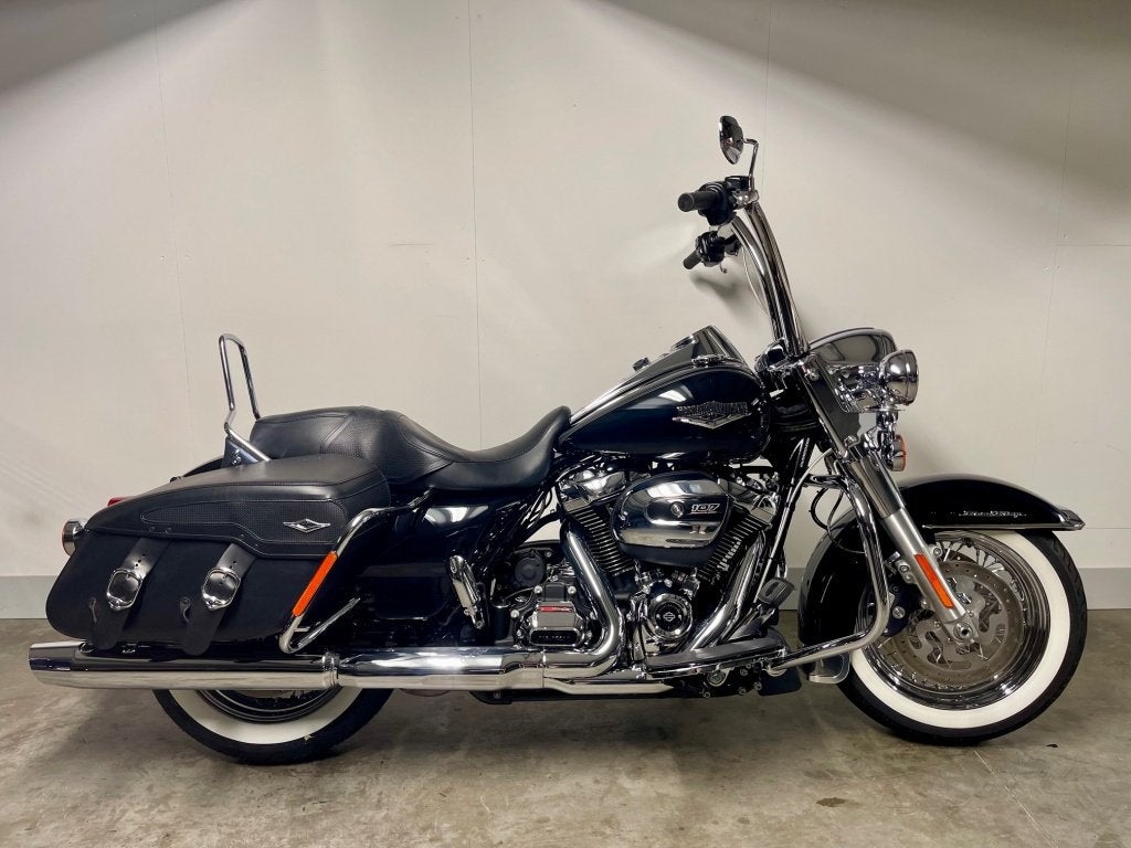 Harley-Davidson TOURING FLHRC ROAD KING CLASSIC (bj 2017), Motoren, Motoren | Harley-Davidson, Harley-Davidson, 1745 cc, Customerservices@harley‑davidson.com