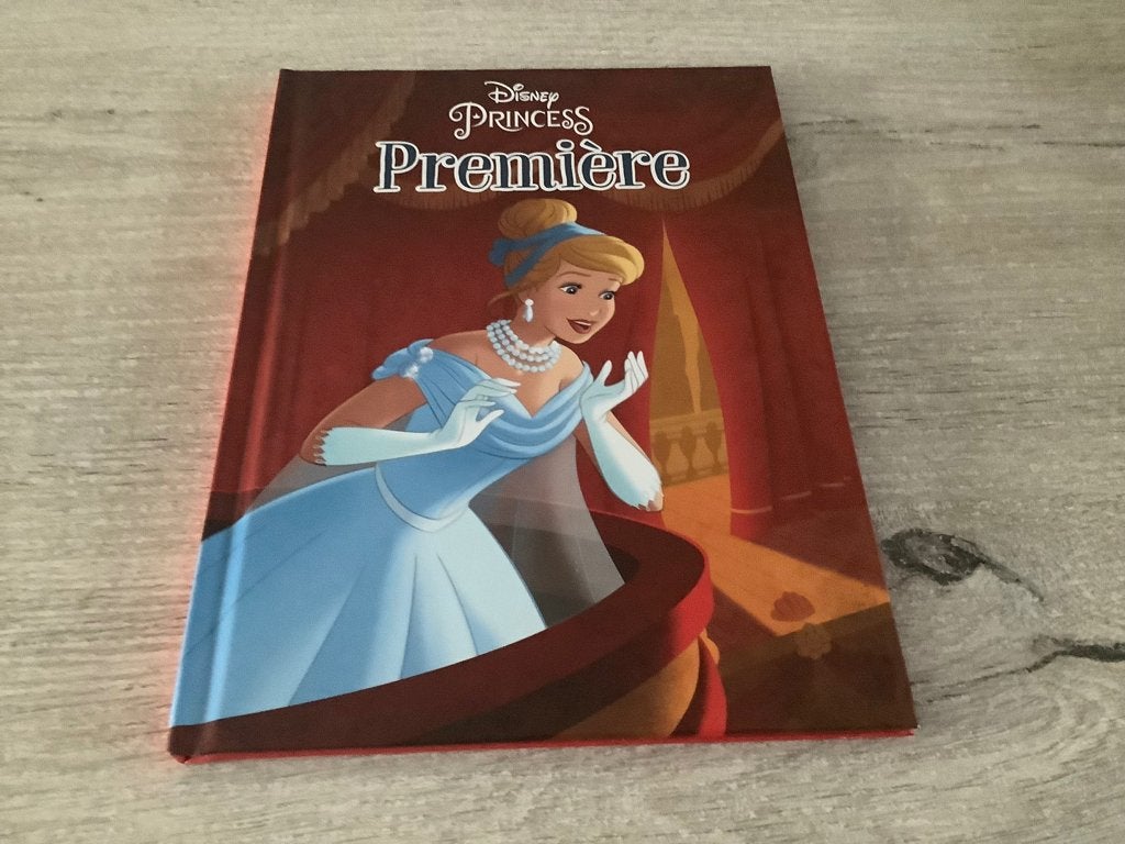Disney Princess Assepoester Premiere voorleesboek (2020), Boeken, Jongen of Meisje, Ophalen of Verzenden, Zo goed als nieuw, Voorleesboek