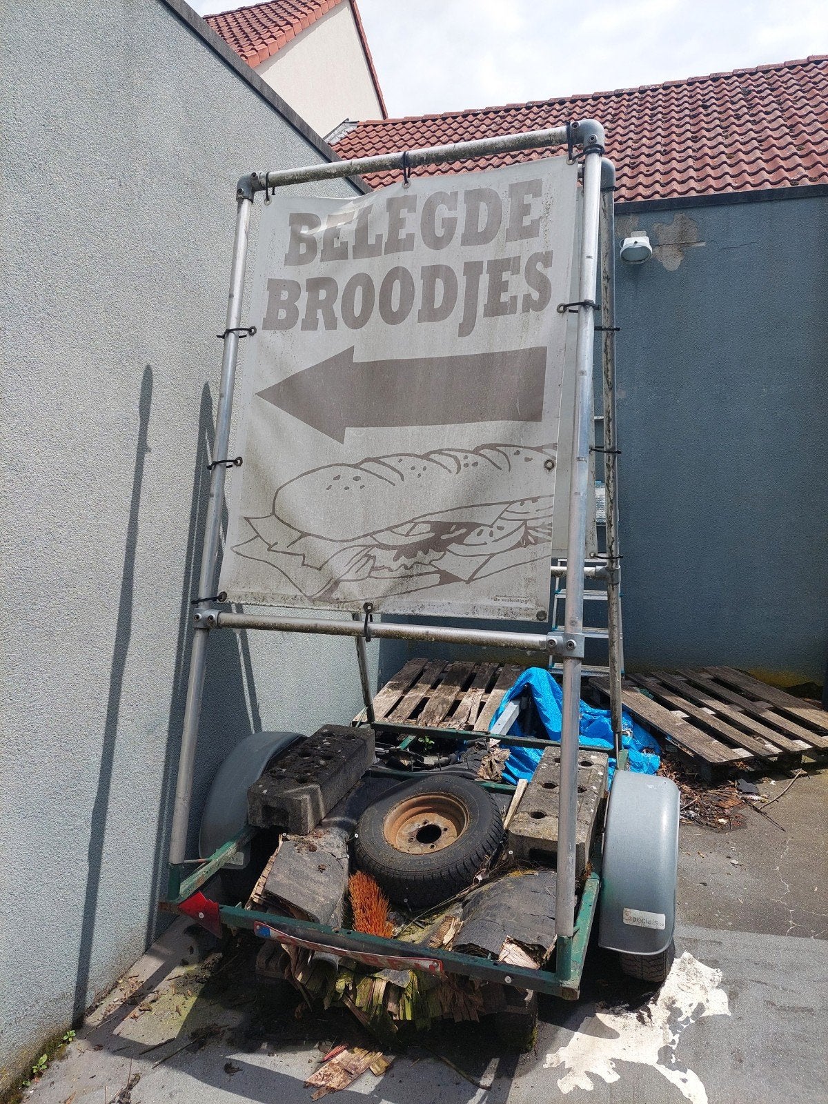 Reclame aanhanger, Ophalen
