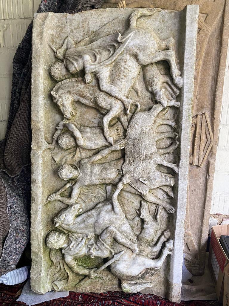 Metope Romeins jachttafereel, Ophalen, Steen of Keramiek