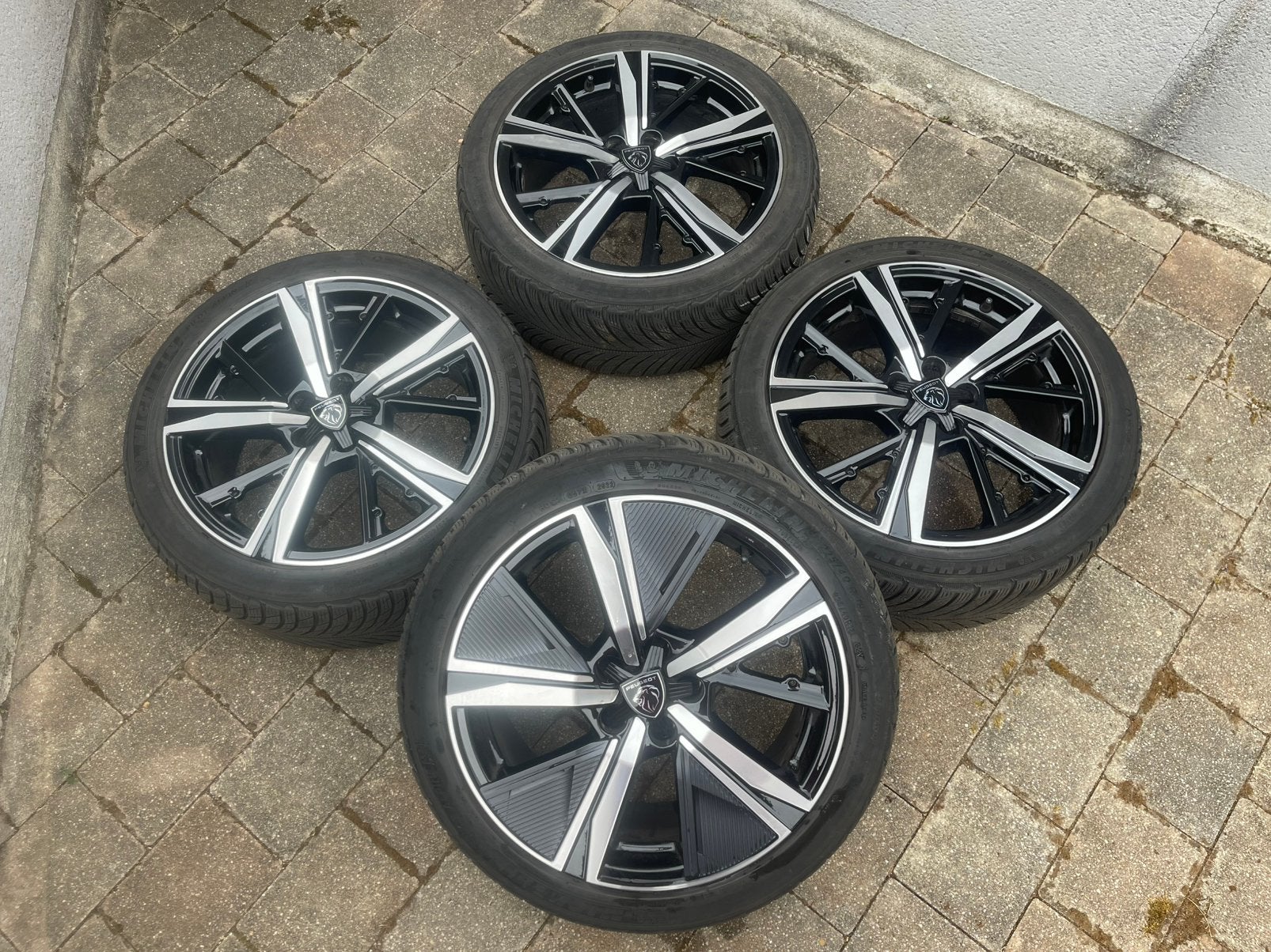 4 jantes alu peugeot 18 + 4 pneus michelin, Enlèvement, Comme neuf