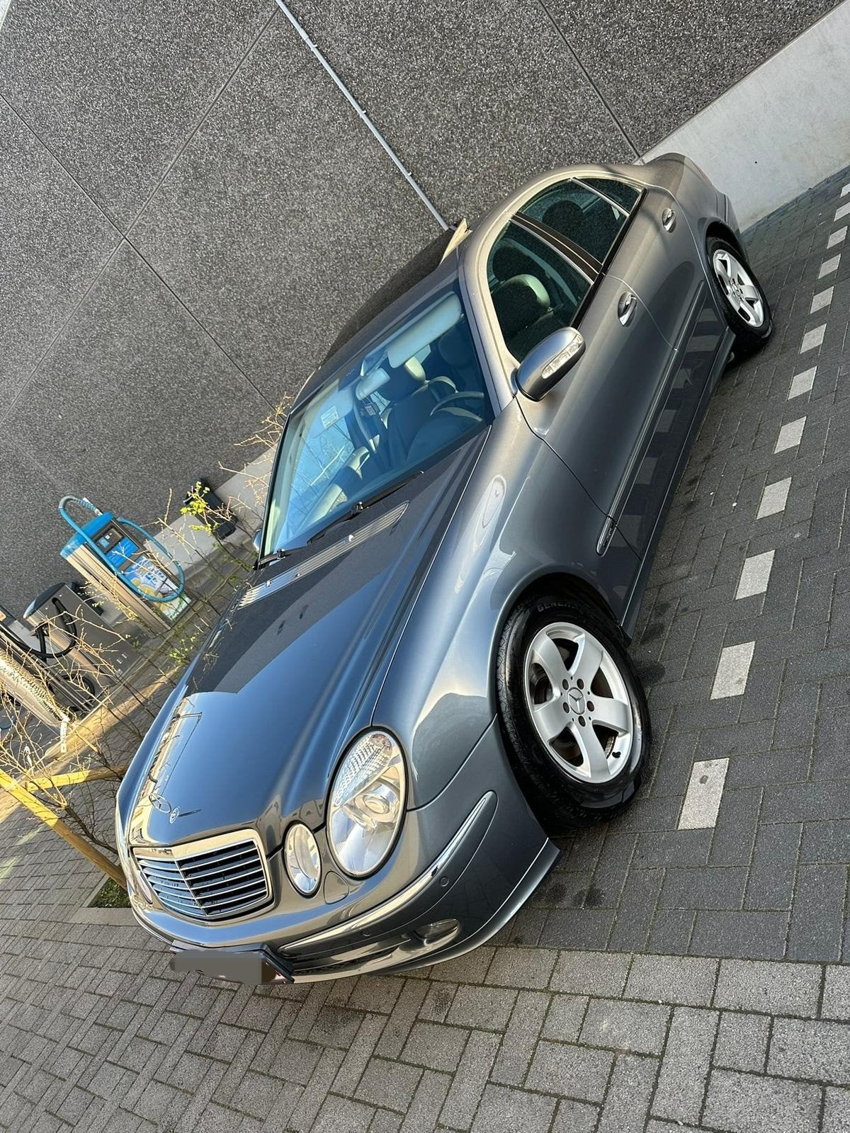 MercedesAvantgardeW211/Schuifdak/FulHistoriek/Navi/Topstaat, Automaat, 4 deurs, Zwart, Te koop