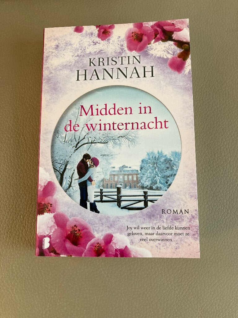 Boek : Midden in de winternacht. Kristin Hannah, 223 blz, Boeken, Ophalen of Verzenden, Zo goed als nieuw, Kristin Hannah