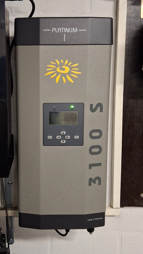 omvormer Platinum 3100S, Doe-het-zelf en Bouw, Zonnepanelen en Toebehoren, Ophalen, Gebruikt, 200 wattpiek of meer