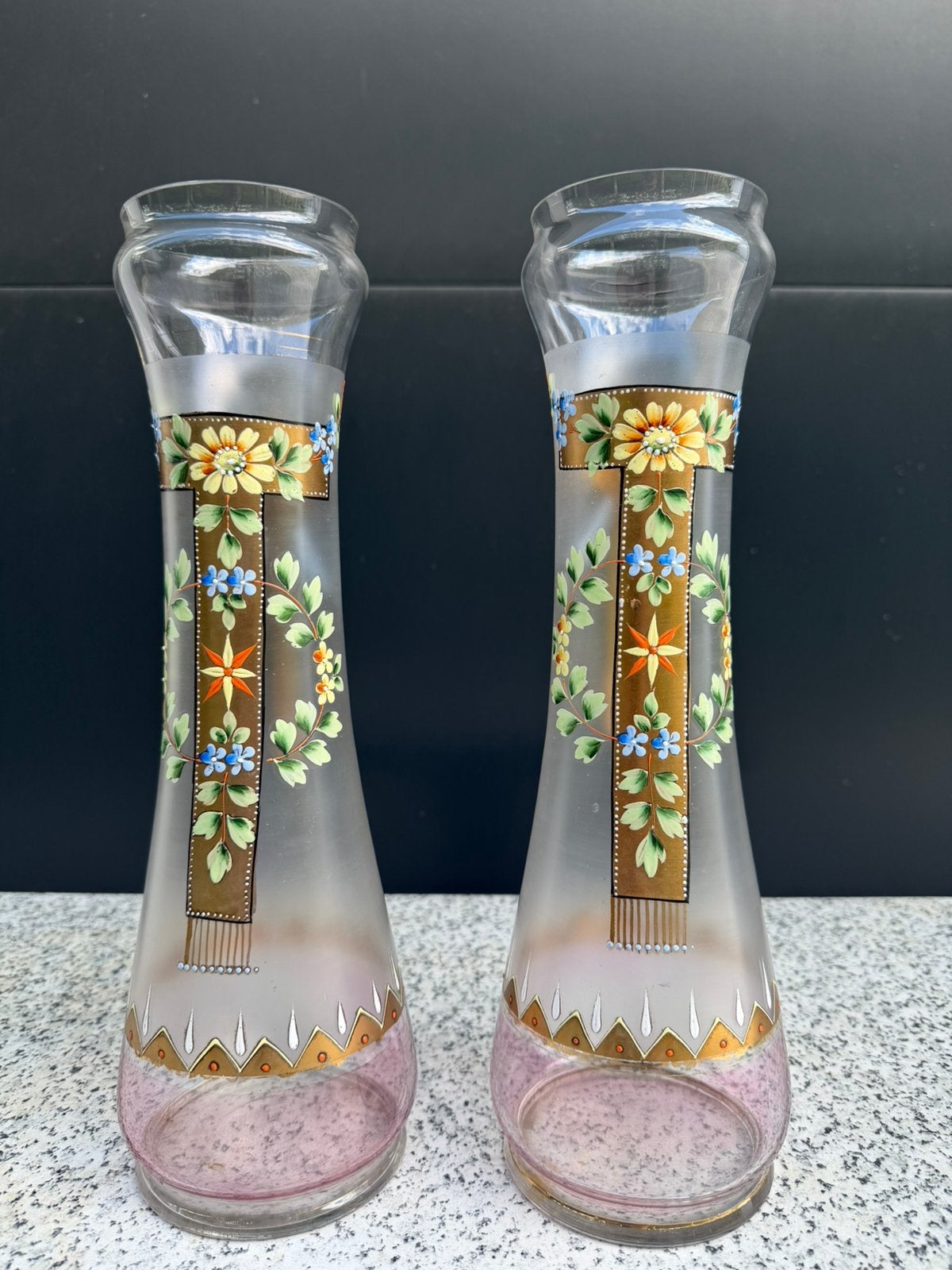 Set van 2 vazen handgeschilderd – matglas met gouddecor, Antiek en Kunst, Antiek | Glaswerk en Kristal, Ophalen