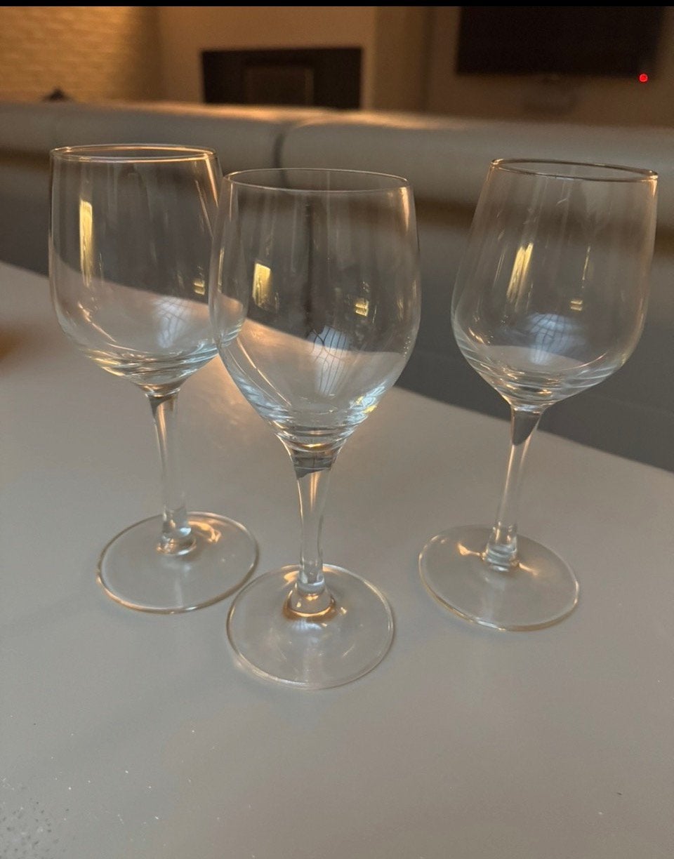 3 witte wijnglazen, Enlèvement, Comme neuf