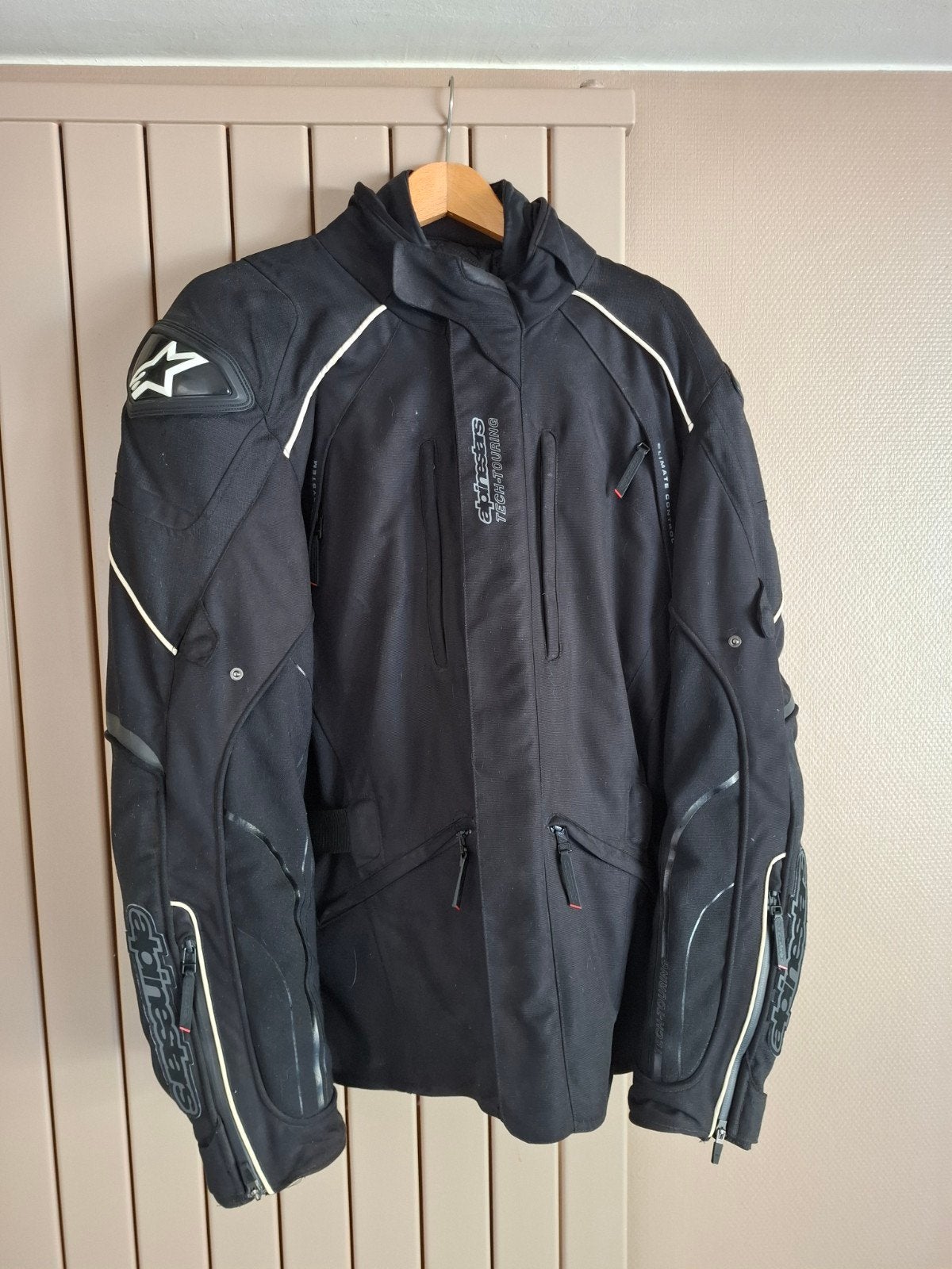 Motorvest Alpinestars touring, Ophalen