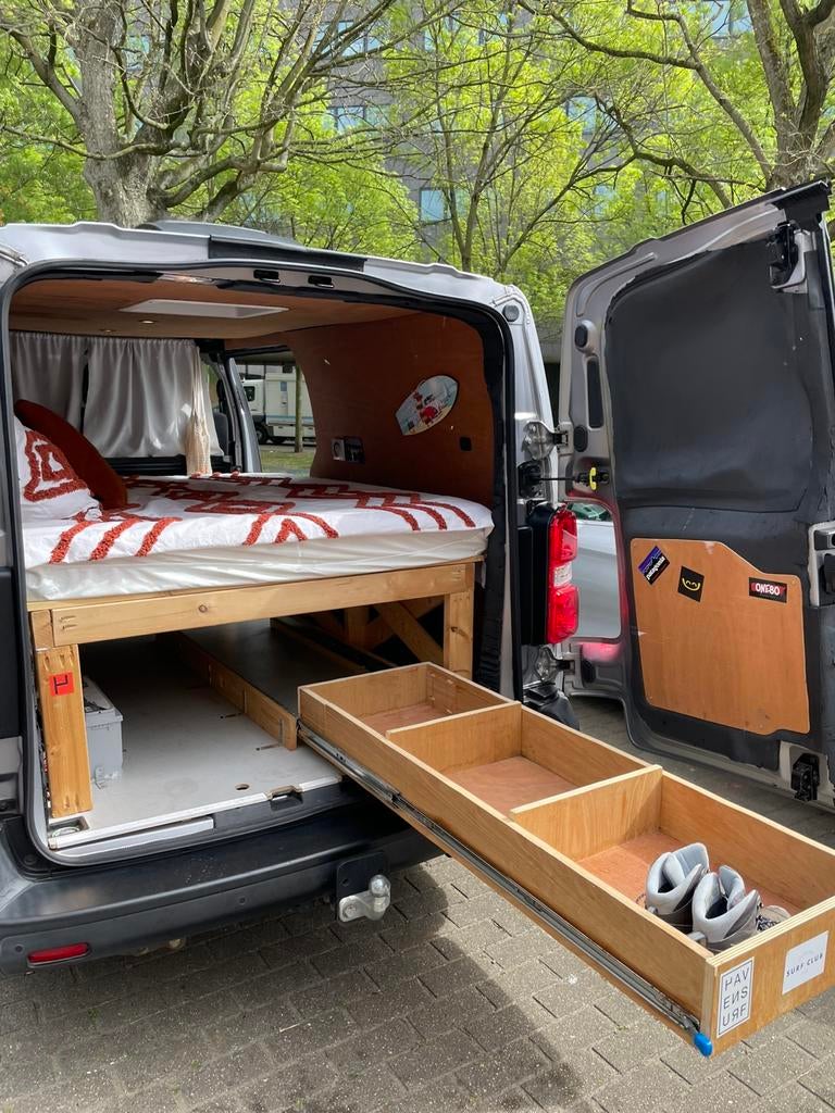 Opel Vivaro L2 camper diesel - zonnepaneel&140x200 bed, Auto's, Opel, Particulier, Vivaro, 360° camera, ABS, Achteruitrijcamera