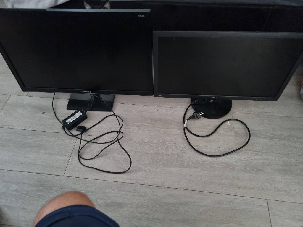 TV Samsung 30" et TV Asus 25", Ophalen, Gebruikt, 50 Hz, Samsung