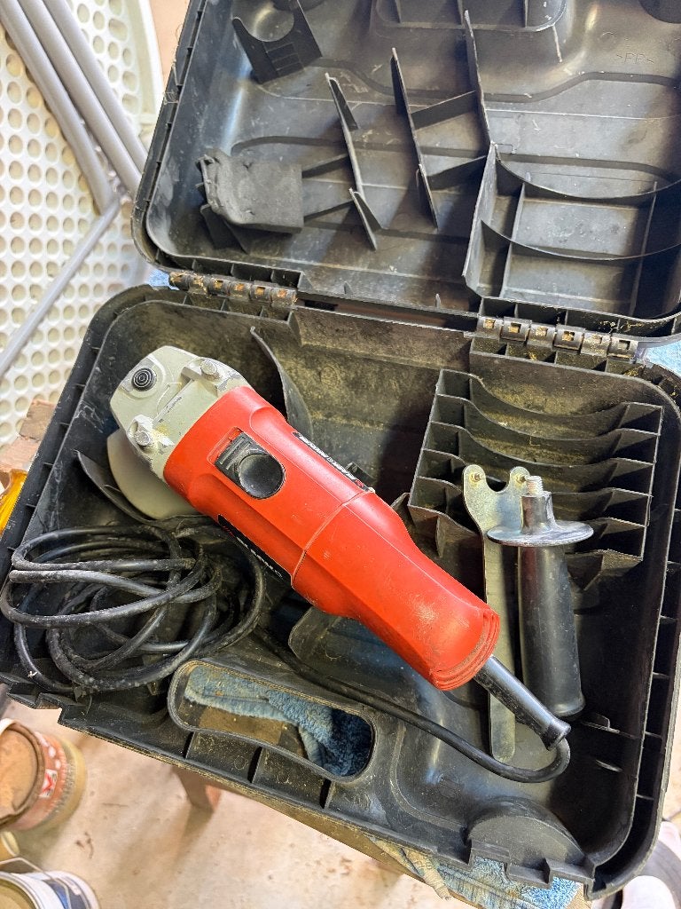Kleine haakse slijper Black & Decker KG915 - 115 mm, Doe-het-zelf en Bouw, Gereedschap | Slijpmachines, Ophalen of Verzenden, Gebruikt