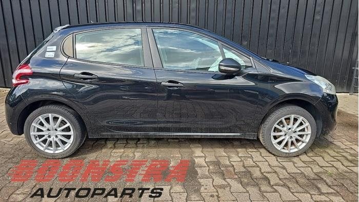 Aile avant droite d'un Peugeot 208 (KTV), -, 3 mois de garantie, Utilisé, -