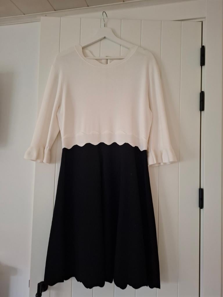 Ted baker kleedje, Envoi