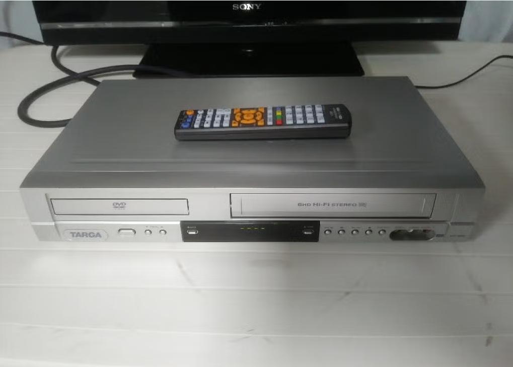 Lecteur DVD/enregistreur VHS Targa DPV-5500X fabriqué par LG, Enlèvement ou Envoi, Utilisé, Lecteur ou enregistreur VHS