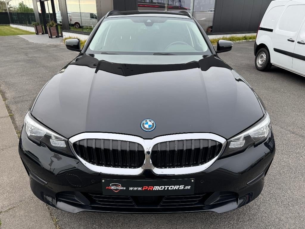 BMW 320E break benzine + elektrisch hybride 1st eig ohboek, Auto's, BMW, 1998 cc, 4 cilinders, Zwart, Bedrijf