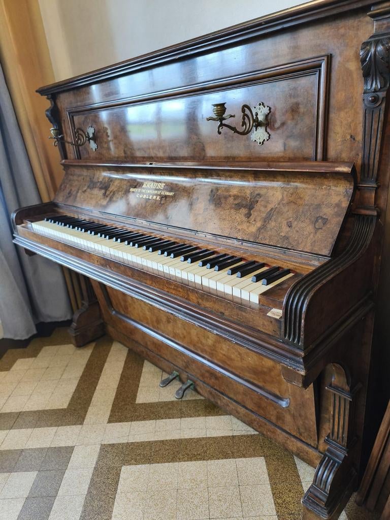 Mooie buffetpiano, Enlèvement