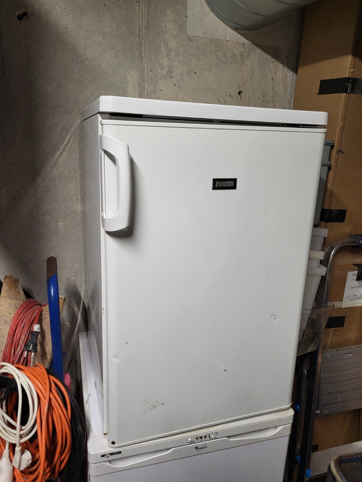 Zanussi tafelmodel koelkast – ca. 83 x 55 x 63 cm, Ophalen, Minder dan 85 cm, 100 tot 150 liter, Energieklasse A of zuiniger