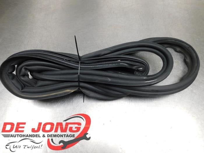 Joint caoutchouc hayon d'un Mercedes GLB-Klasse, 3 mois de garantie, Utilisé, -, -
