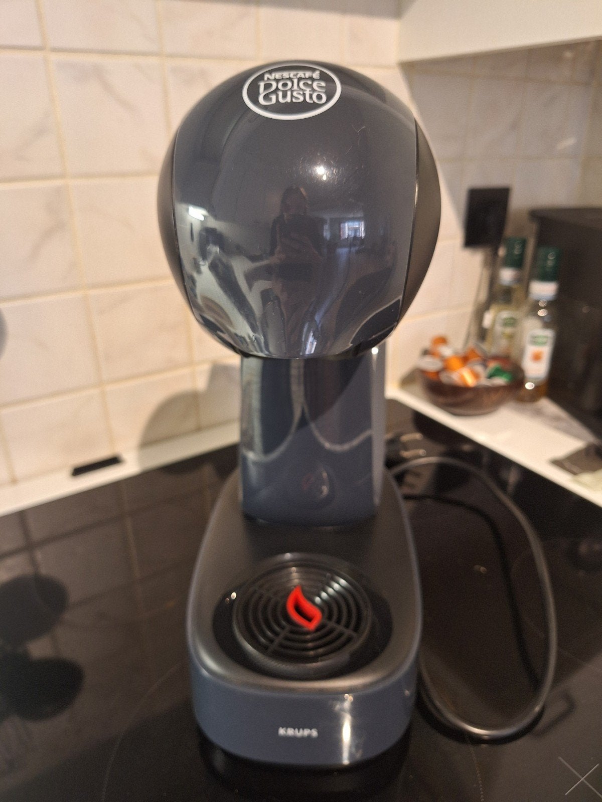dolce gusto koffiemachine met 60 koffie cups, Ophalen, Gebruikt, Koffiemachine, 4 tot 10 kopjes