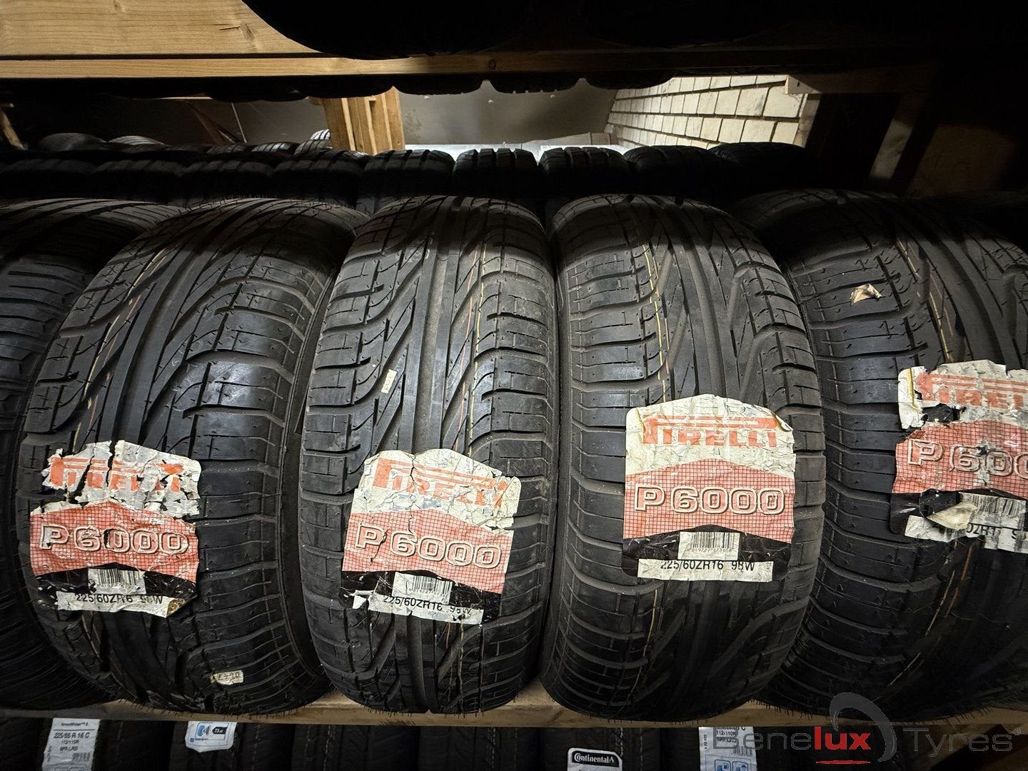 nieuw 225/60R16 98W Pirelli 225/60 R16 225/60/16 2256016, Auto-onderdelen, Banden en Velgen, -, Nieuw, Ophalen of Verzenden, Band(en)
