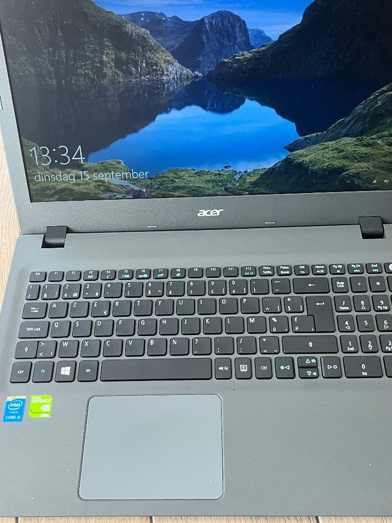 Laptop ACCER, Ophalen, Gebruikt, HDD, 15 inch