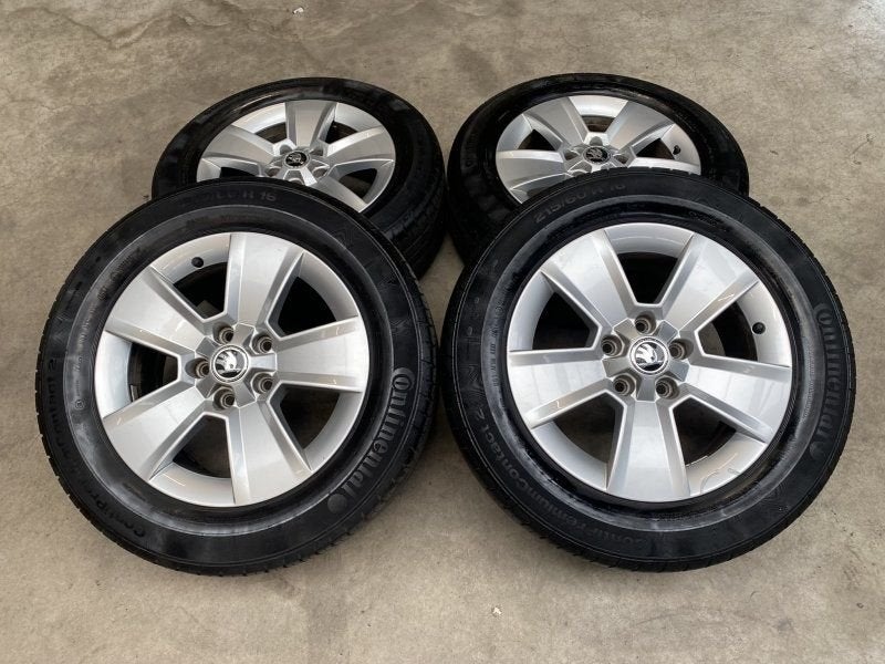 16  inch originele  sport velgen Skoda Yeti 215 60 16, Autos : Pièces & Accessoires, Pneus et Jantes, 215 mm, 16 pouces, -
