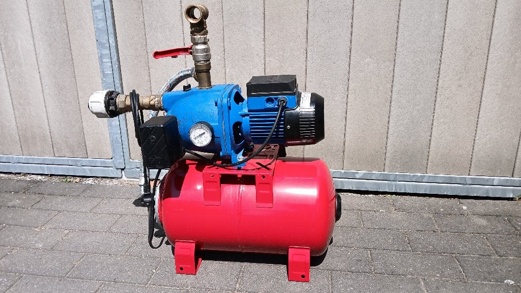 Pomp Tallas, Tuin en Terras, Waterpompen, Ophalen, Zo goed als nieuw, Elektrisch