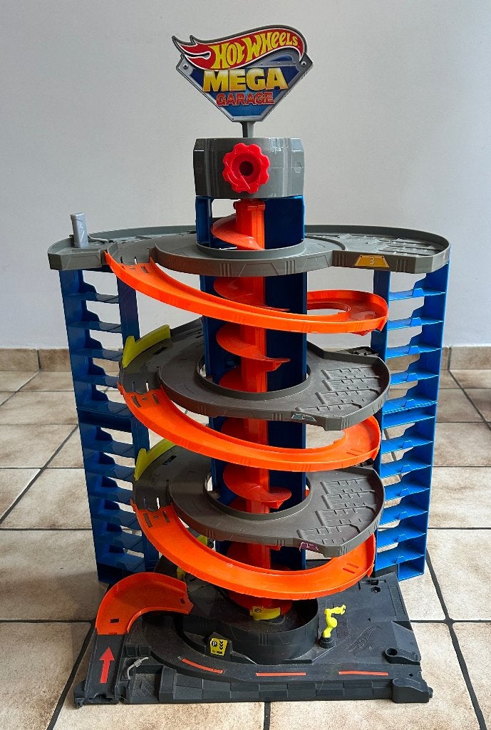 Garage hot wheels, Ophalen, Racebaan, Zo goed als nieuw, Hot Wheels