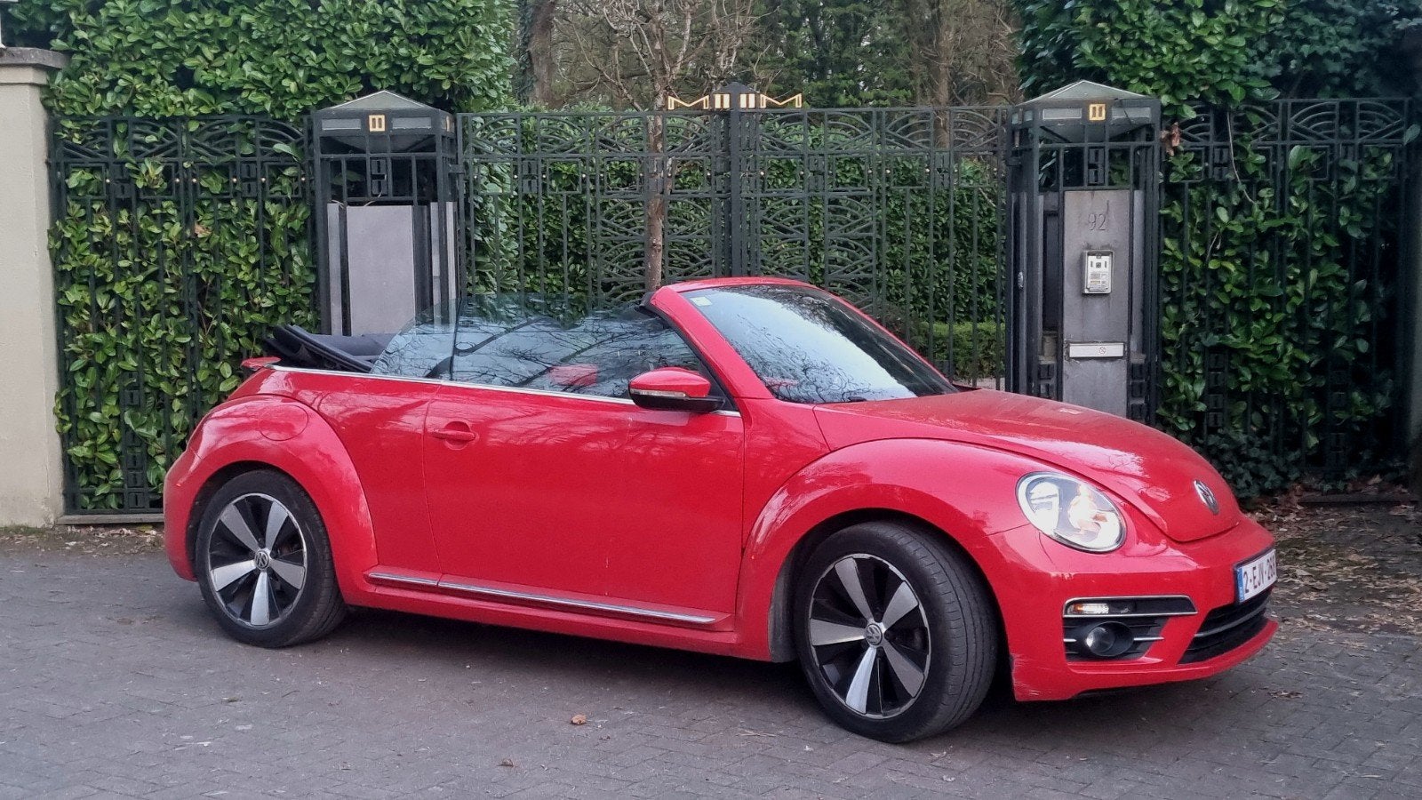 Te koop VW New Beetle Cabrio 2017 Superb Look R18 Wielen, Auto's, Volkswagen, Particulier, Benzine, Cabriolet, Rood, Ophalen