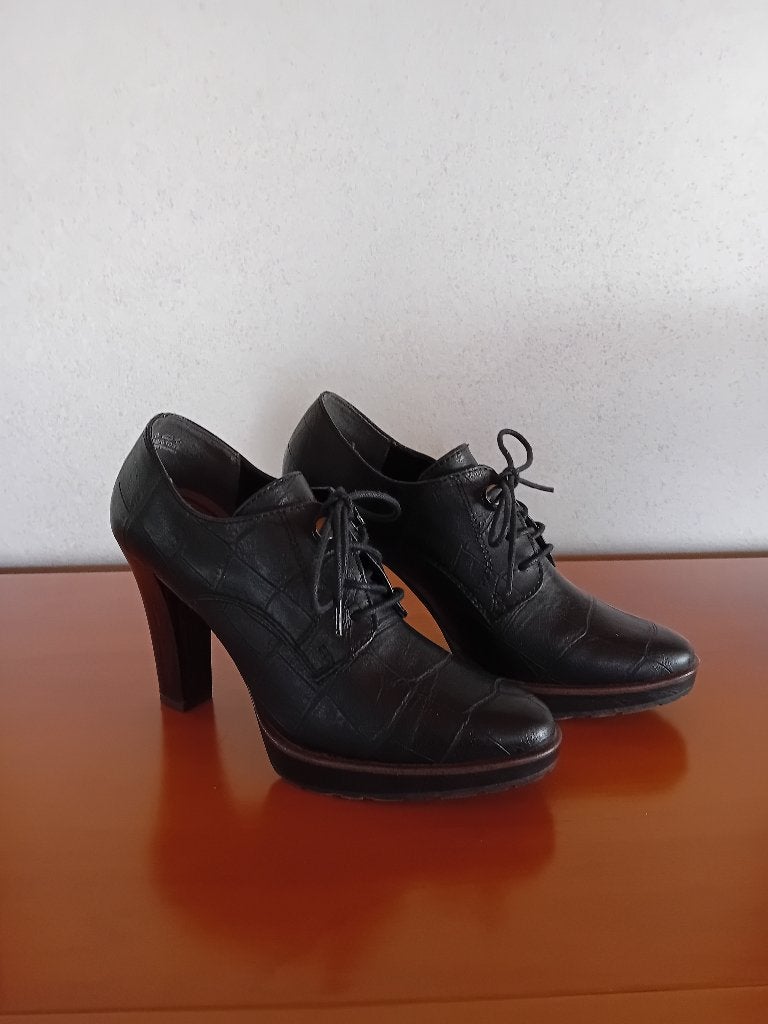 Veterschoenen met stevige hak maat 38, Kleding | Dames, Zwart, Marco Tozzi, Ophalen of Verzenden, Zo goed als nieuw