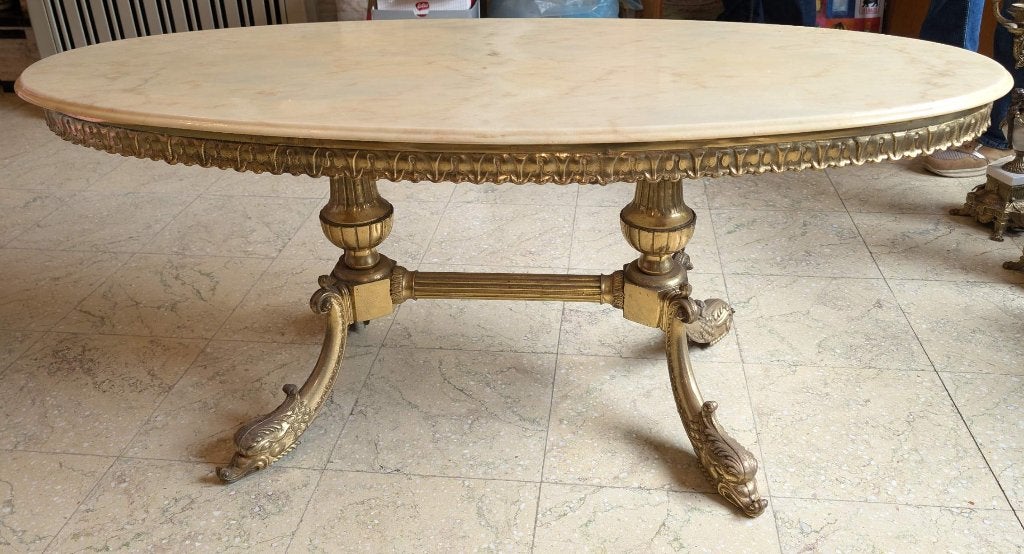 Table basse Hollywood Regency : marbre + dauphins liton, Métal, Enlèvement, Utilisé, 50 à 100 cm