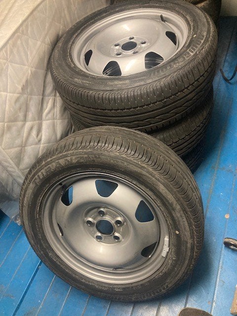 PNEUS SUR JANTE VW TRANSPORTER, Véhicule utilitaire, Enlèvement, 235 mm, Pneu(s)