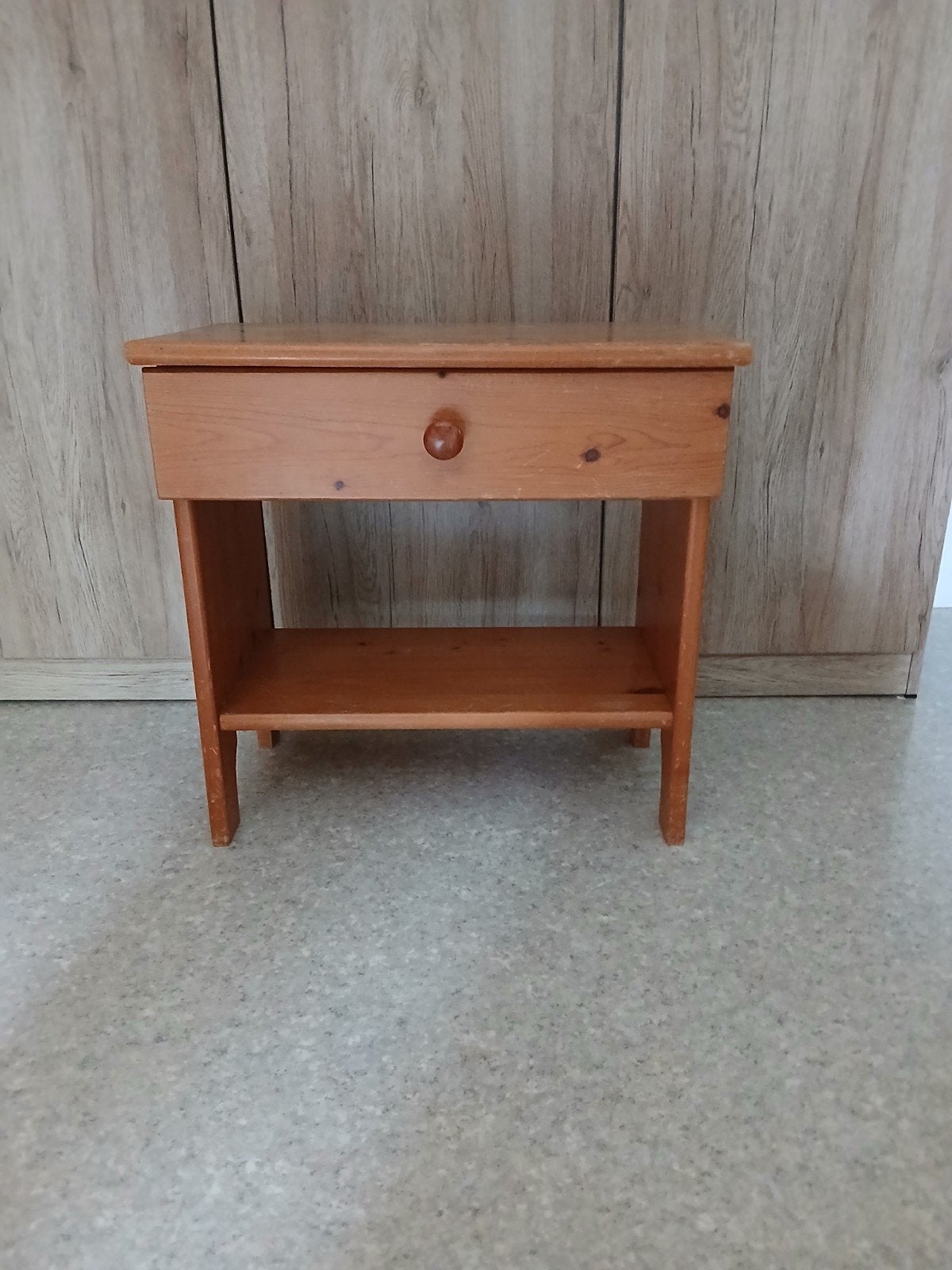 Table de nuit en pin, Enlèvement