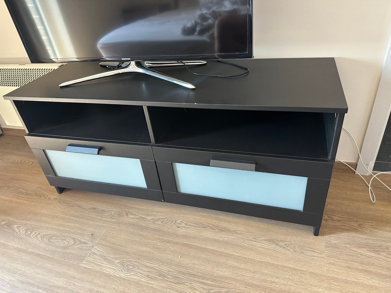 IKEA tv-meubel, Huis en Inrichting, Kasten |Televisiemeubels, Ophalen, Gebruikt, 100 tot 150 cm, Minder dan 100 cm