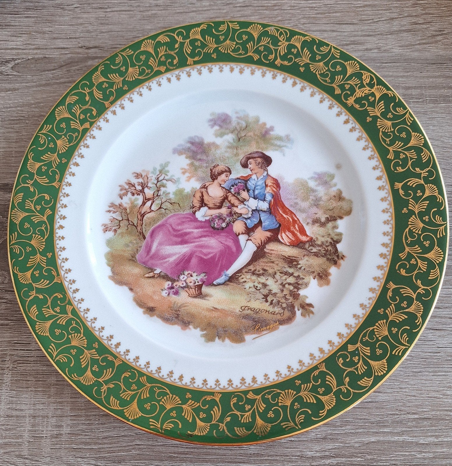 Assiette en porcelaine Limoges Castel., Enlèvement ou Envoi