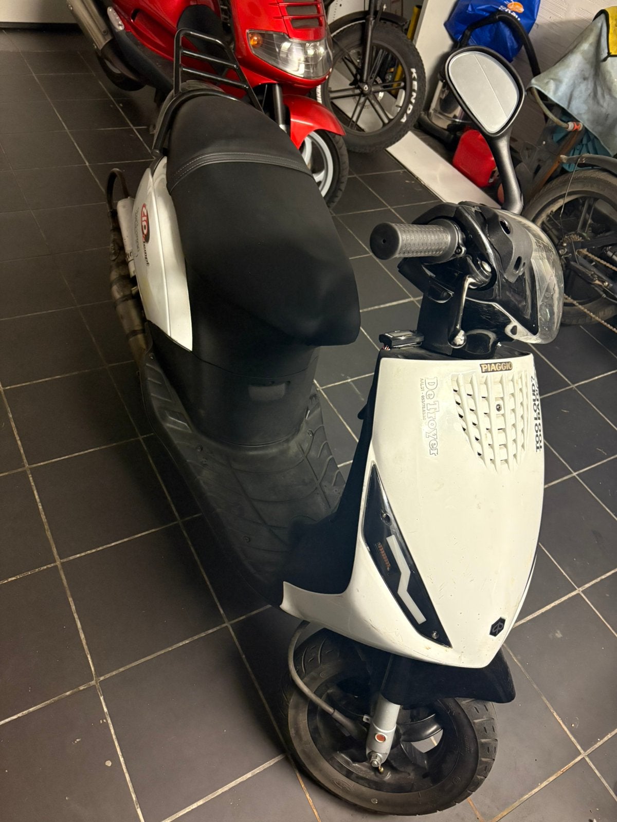 Piaggio zip sprint tekoop, Fietsen en Brommers, Scooters | Piaggio, Zo goed als nieuw, Zip, Klasse B (45 km/u), Tweetakt, Ophalen
