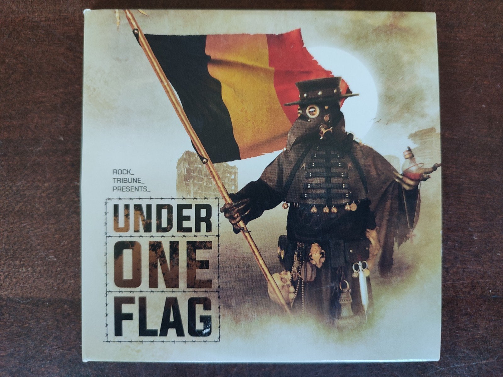2-CD : ALCATRAZ & ROCK TRIBUNE present UNDER ONE FLAG, Ophalen of Verzenden, Zo goed als nieuw, Rock
