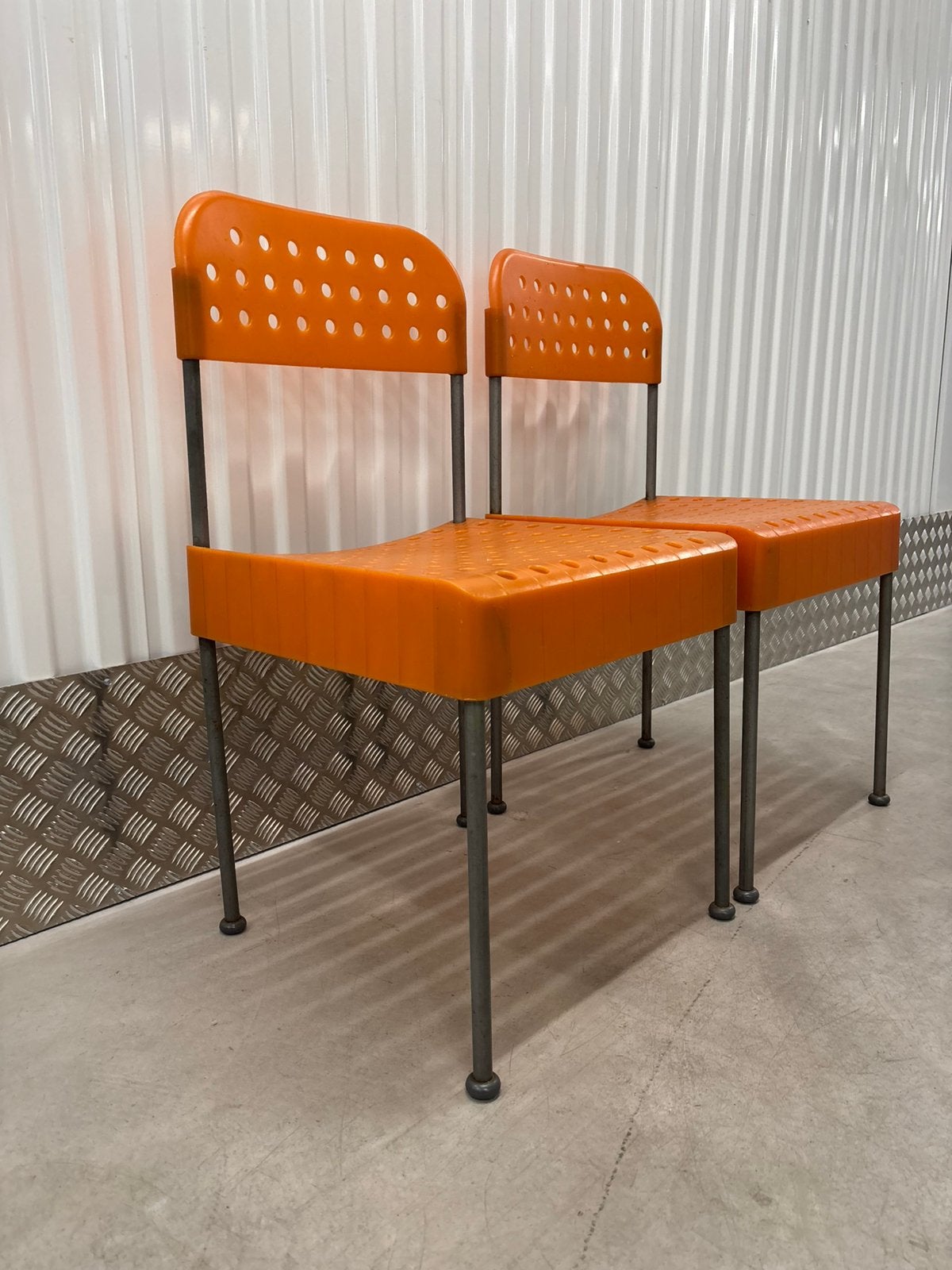 2x Enzo Mari Box stoelen oranje, Ophalen, Zo goed als nieuw