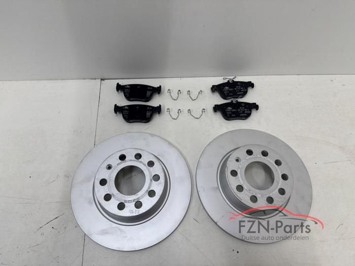 VW Golf 8 Remschijven + Blokken achterzijde, Ophalen of Verzenden, Gebruikt