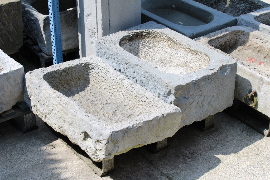 bac auge en pierre bleu , jardinière , voir photos !!!, Jardin & Terrasse, Pierre, 30 à 60 cm, Enlèvement, Utilisé