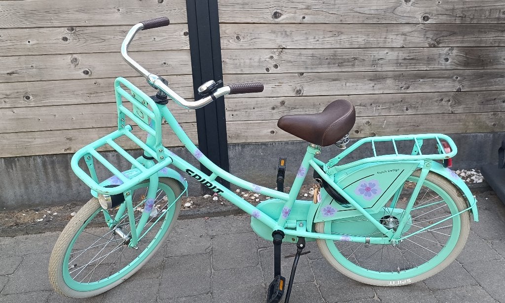 Spirit Omafiets 22 inch , Stickers kunnen er makkelijk af, Ophalen, Gebruikt, 22 inch, Spirit