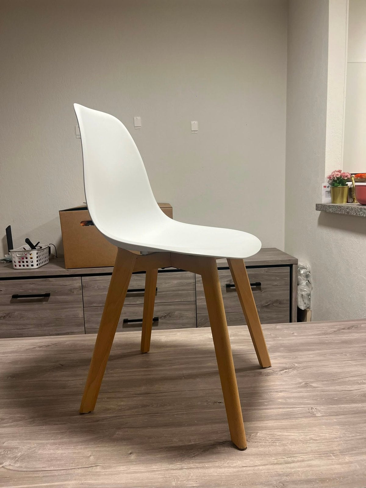 4 chaises avec structure en bois marron clair, Enlèvement, Comme neuf