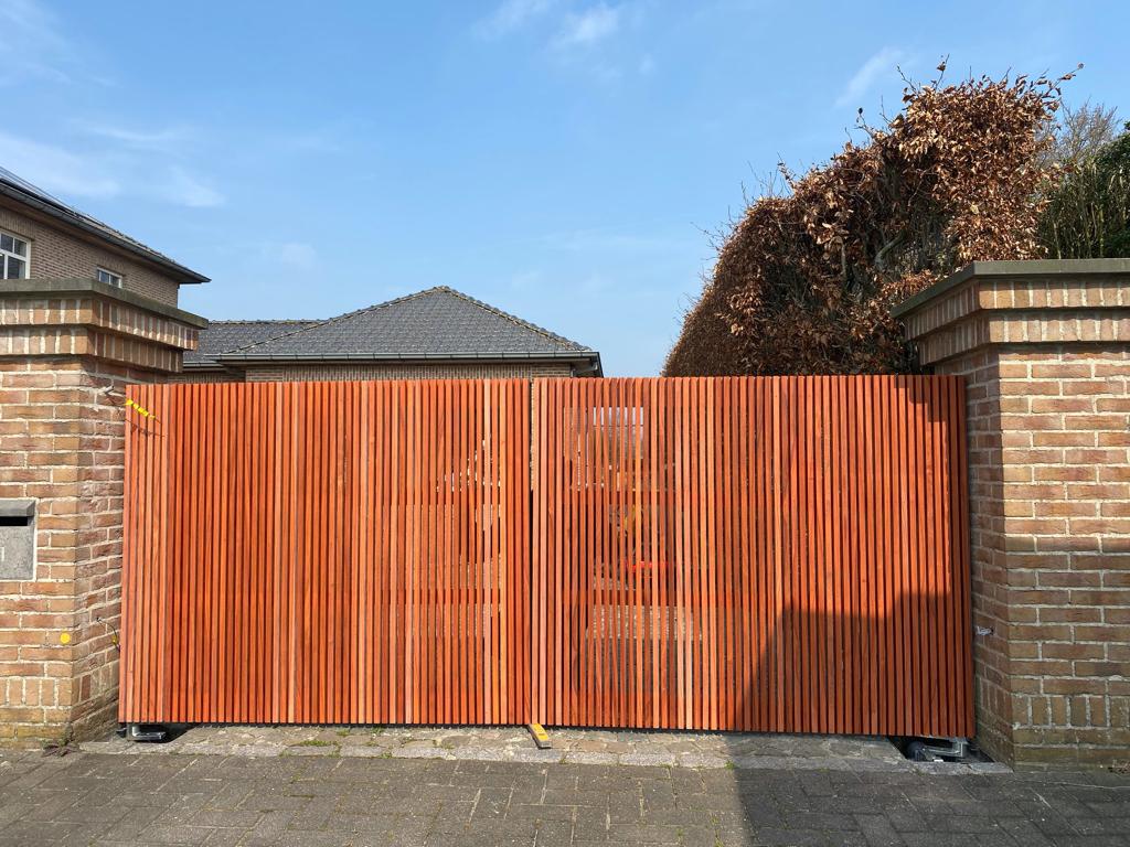 Houtenpoort uit padouk, Ophalen, 100 tot 150 cm, Nieuw, Hout