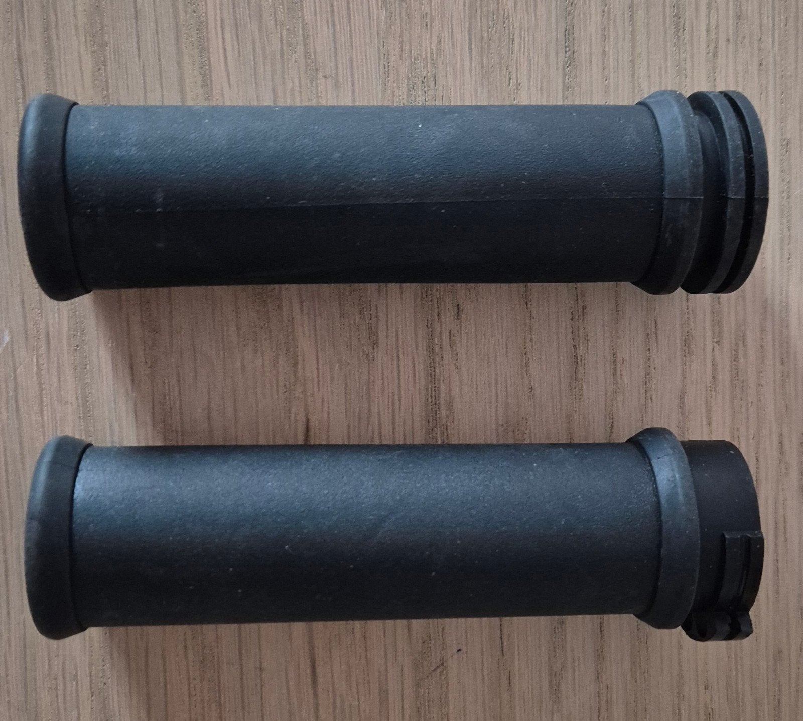 Harley carbon handgrepen, Motoren, Ophalen of Verzenden