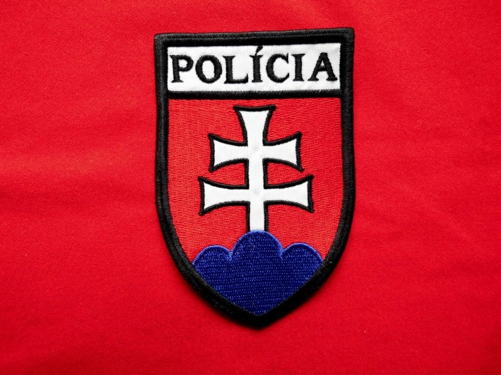 Slovakije police patches klein en groot, Collections, Objets militaires | Général, Enlèvement ou Envoi, Gendarmerie, Emblème ou Badge