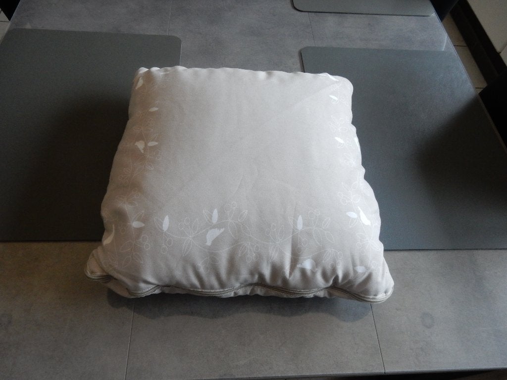 nr.541 - Kussen/deken, Gris, Enlèvement ou Envoi, Lavable, Coussin décoratif