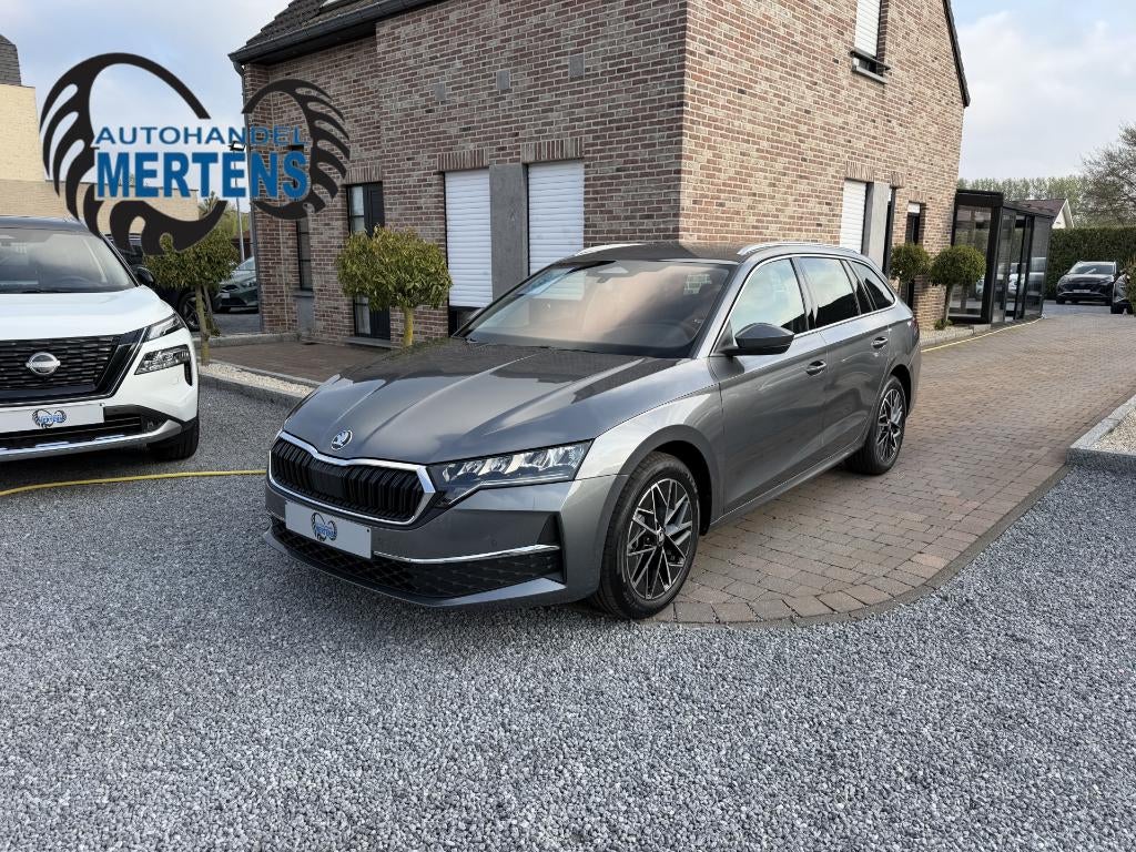 Skoda Octavia Combi 1.5 TSI 150PK mHEV DSG EL/TREKHAAK NIEUW, Autos, Skoda, Argent ou Gris, Achat, Entreprise, Noir